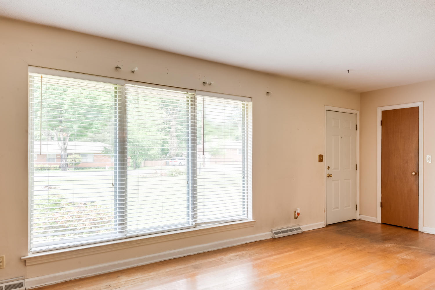 6749 Dupre Road Chattanooga, TN 37421 - Photo 4 of 25 6749_Dupre_Rd_11