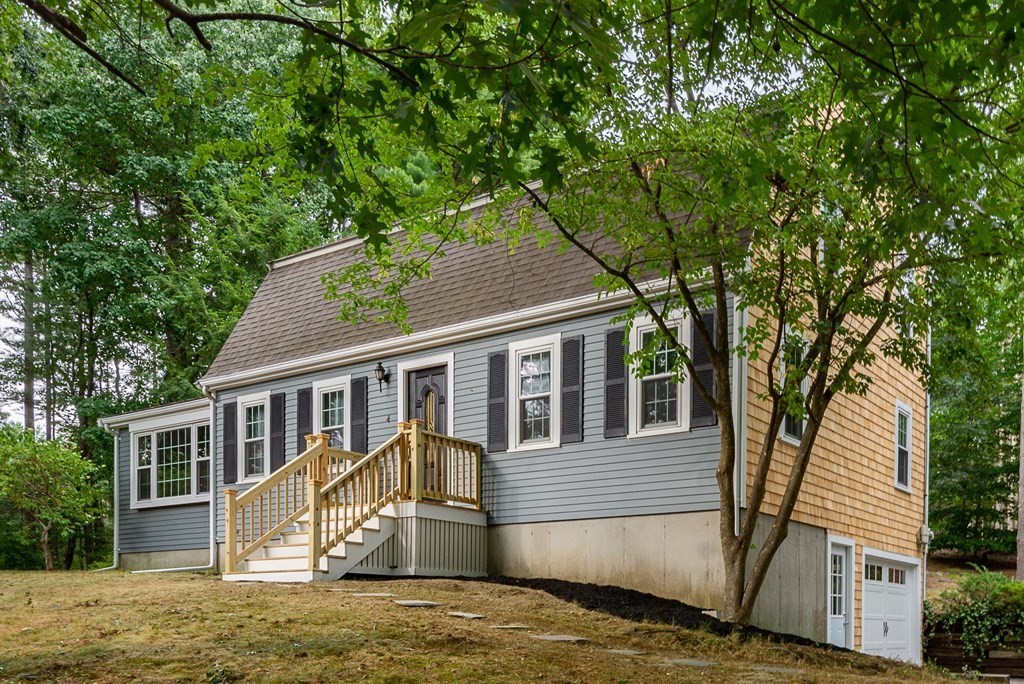 4 Spring Street Pembroke, MA 02359 - Photo 1 of 40 Gallery Image 1