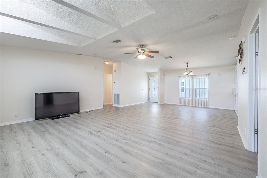 3111 Short Leaf Street Wesley Chapel, FL 33543 - Photo 11 of 36