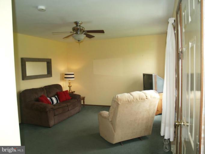 375 Jacks Mountain Road Fairfield, PA 17320 - Photo 10 of 27 Living Room