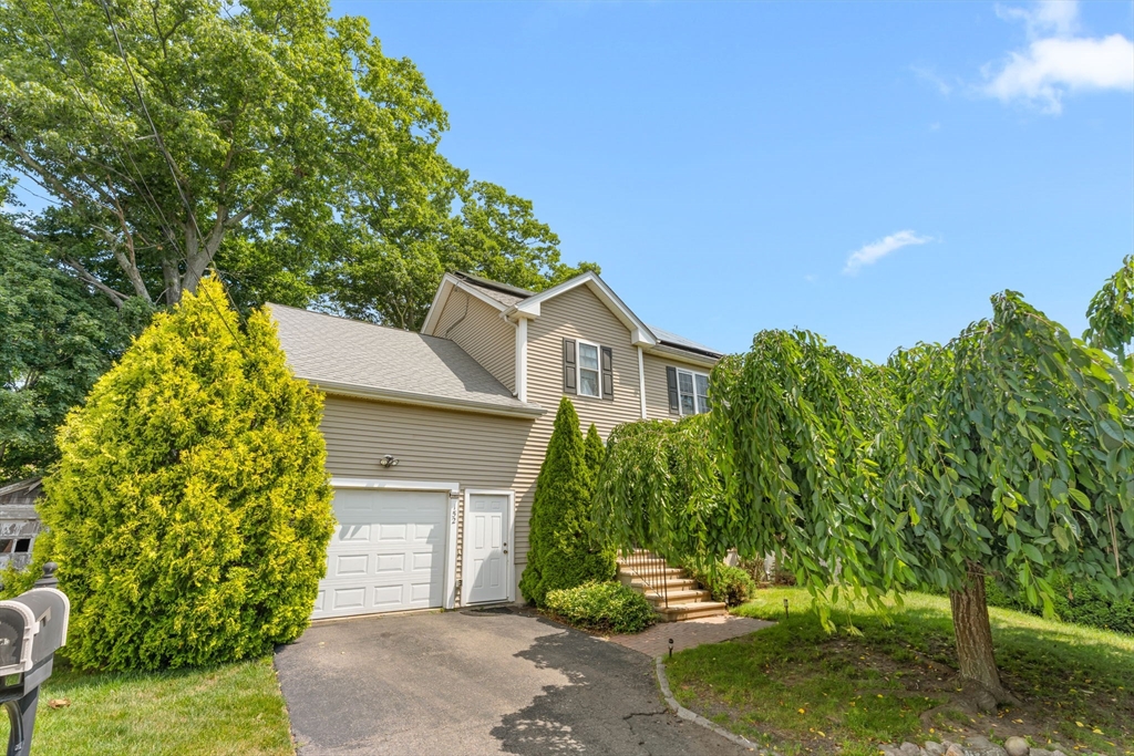152 Harding Street Fall River, MA 02720 - Photo 1 of 27