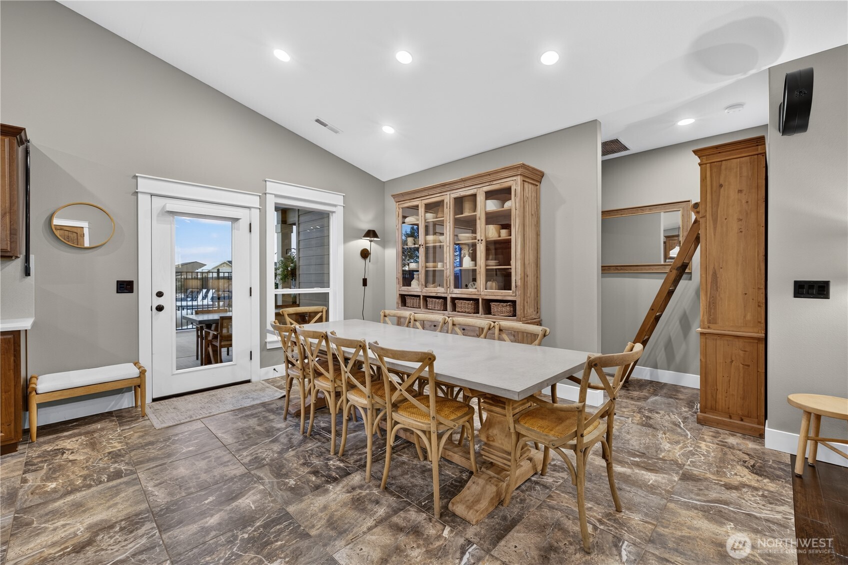 2477 Hanson Loop Burbank, WA 99323 - Photo 13 of 40 Gallery Image 13