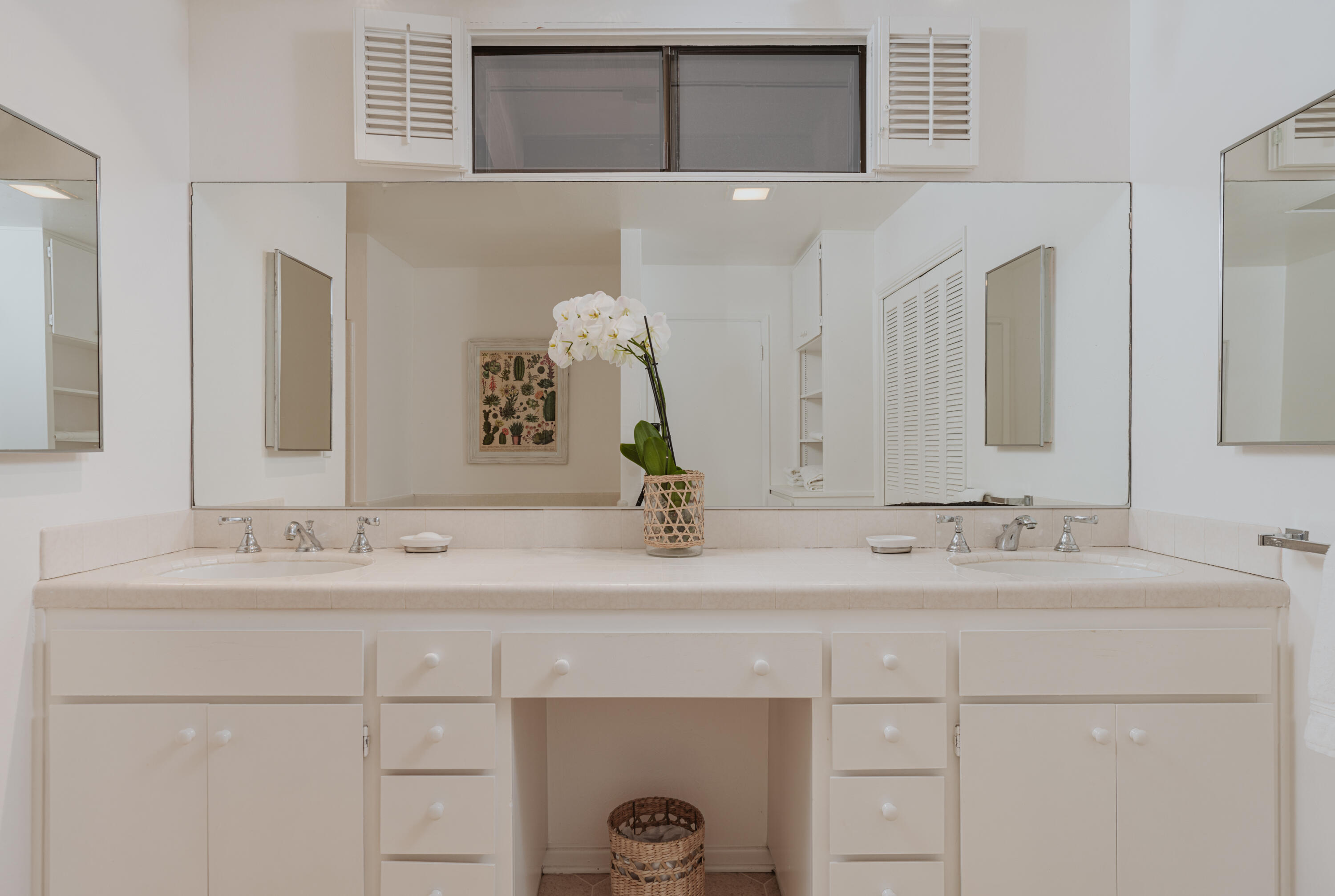 3330 Foothill Road Carpinteria, CA 93013 - Photo 43 of 56 a bathroom with a sink and a mirror