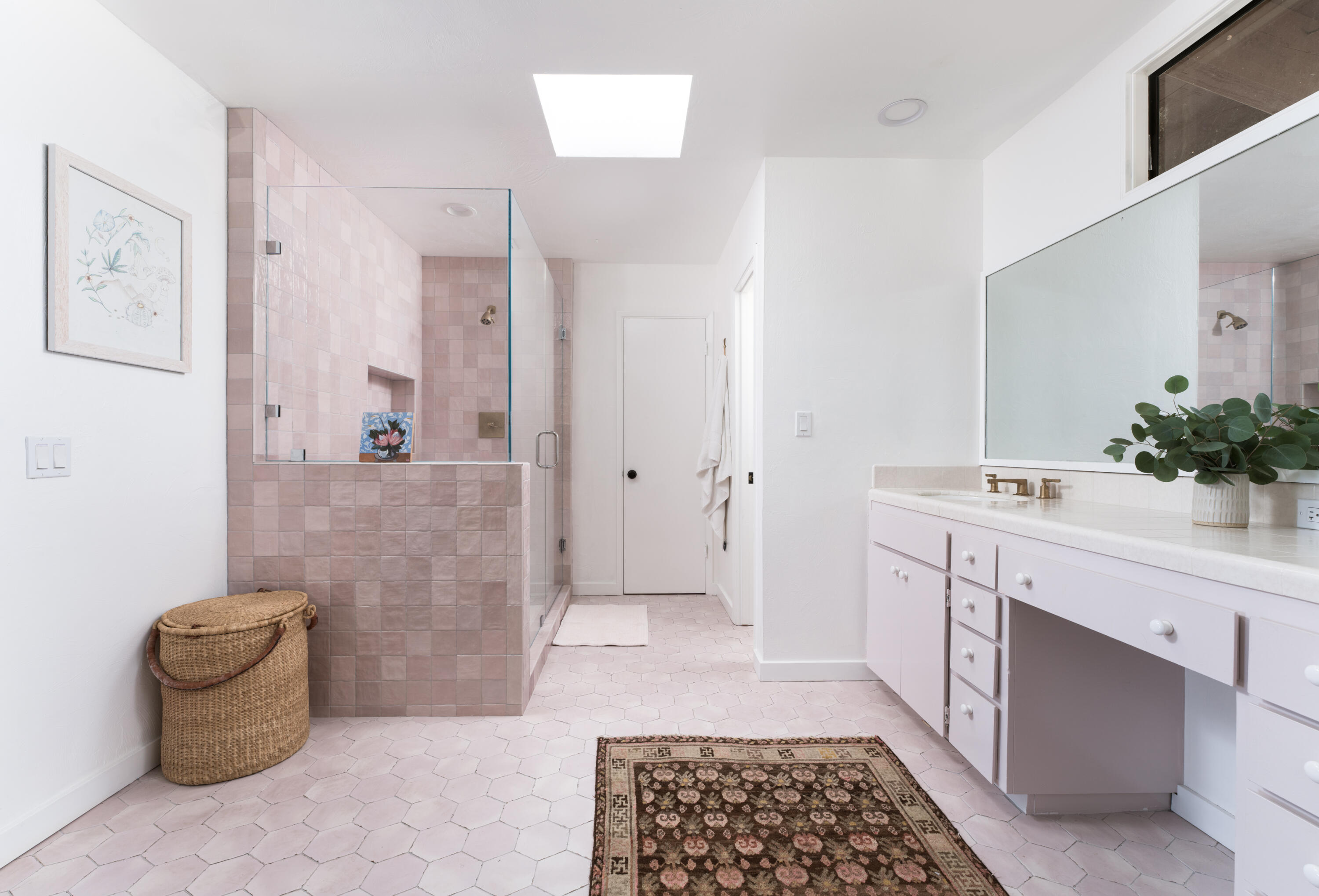 3330 Foothill Road Carpinteria, CA 93013 - Photo 46 of 56 a bathroom with a sink a toilet and shower