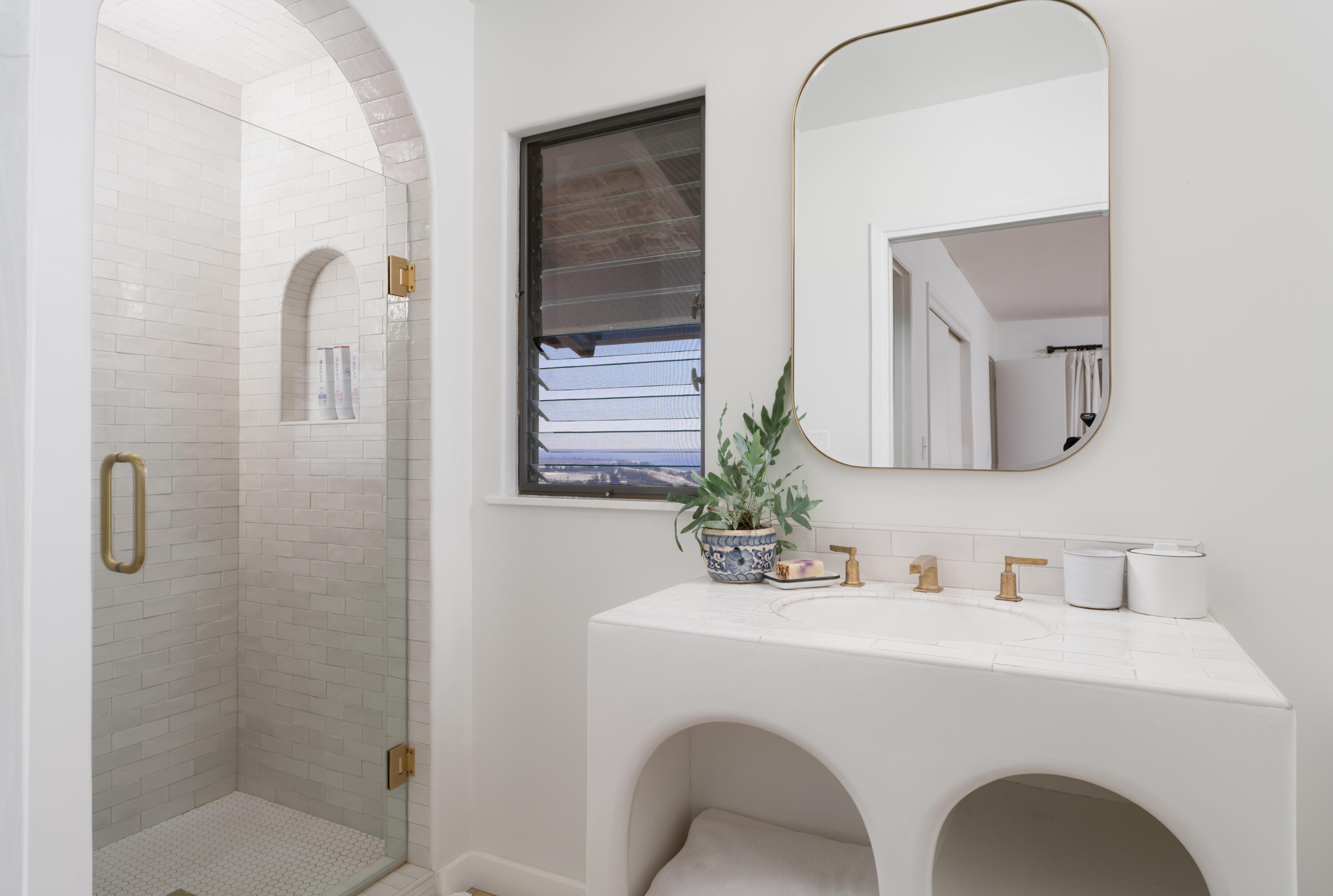 3330 Foothill Road Carpinteria, CA 93013 - Photo 48 of 56 a bathroom with a sink a toilet and shower