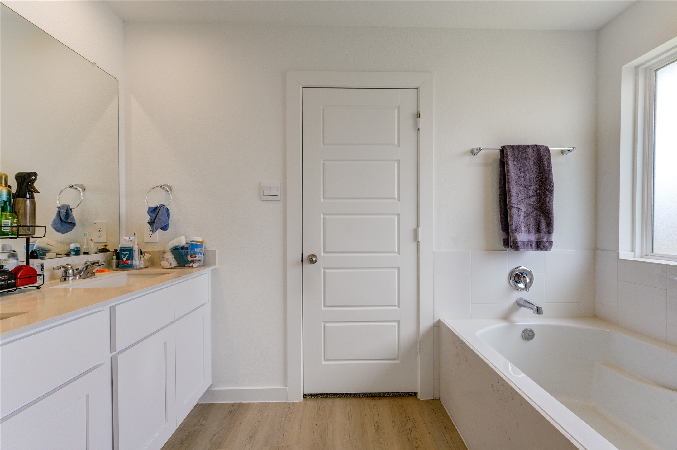 1511 Crete Island Way Rosharon, TX 77583 - Photo 17 of 30 Primary bathroom