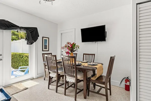 $7,500 | 340 Northeast 7th Avenue, Delray Beach, FL 33483