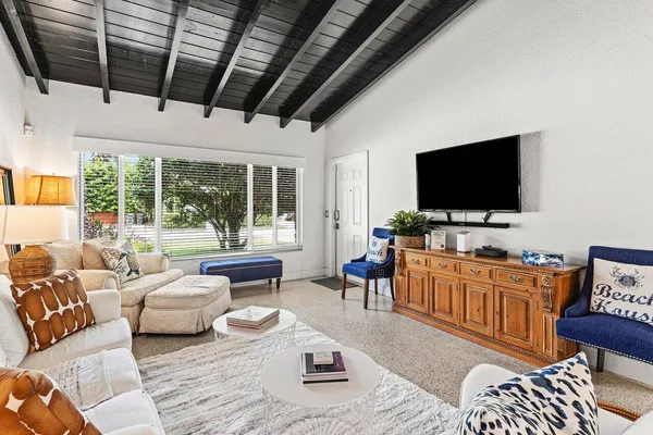 $7,500 | 340 Northeast 7th Avenue, Delray Beach, FL 33483