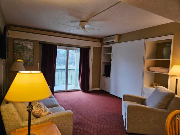 $1,800 | 48 Cooper Memorial Drive, Unit 203, Lincoln, NH 03251