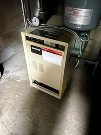 23 Edgewood Road Billerica, MA 01821 - Photo 15 of 40 a close view of stove and microwave