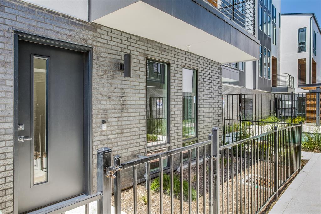 2180 Bennett Avenue, Unit 203 Dallas, TX 75206 - Photo 2 of 24