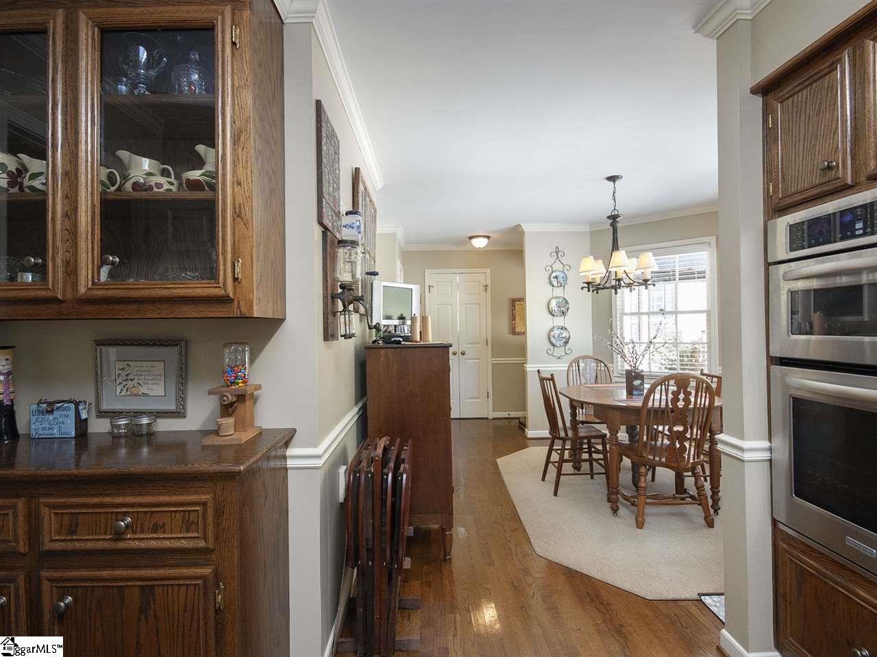 112 West Round Hill Road Greenville, SC 29617 - Photo 9 of 32 Gallery Image 9