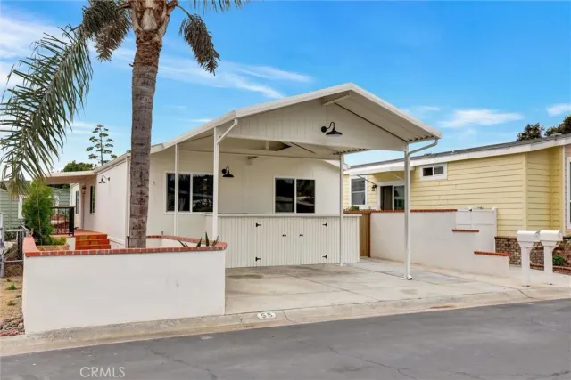 a view of a house with a outdoor space