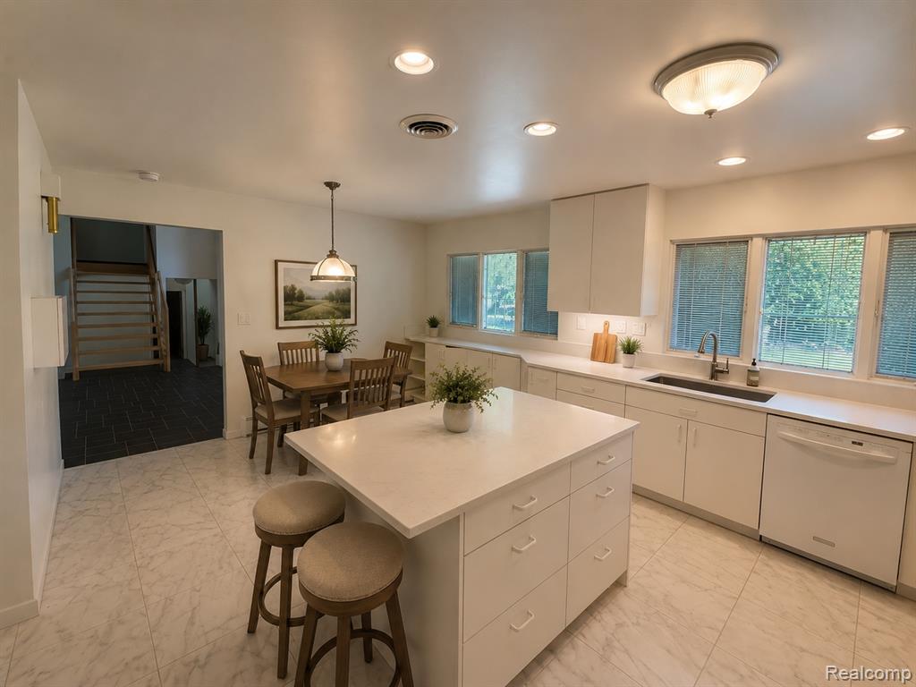 1429 Quarton Road Birmingham, MI 48009 - Photo 12 of 51
