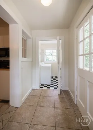 $2,400 | 1273 East Broad Street, Athens, GA 30601