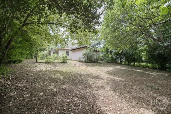 $2,400 | 1273 East Broad Street, Athens, GA 30601