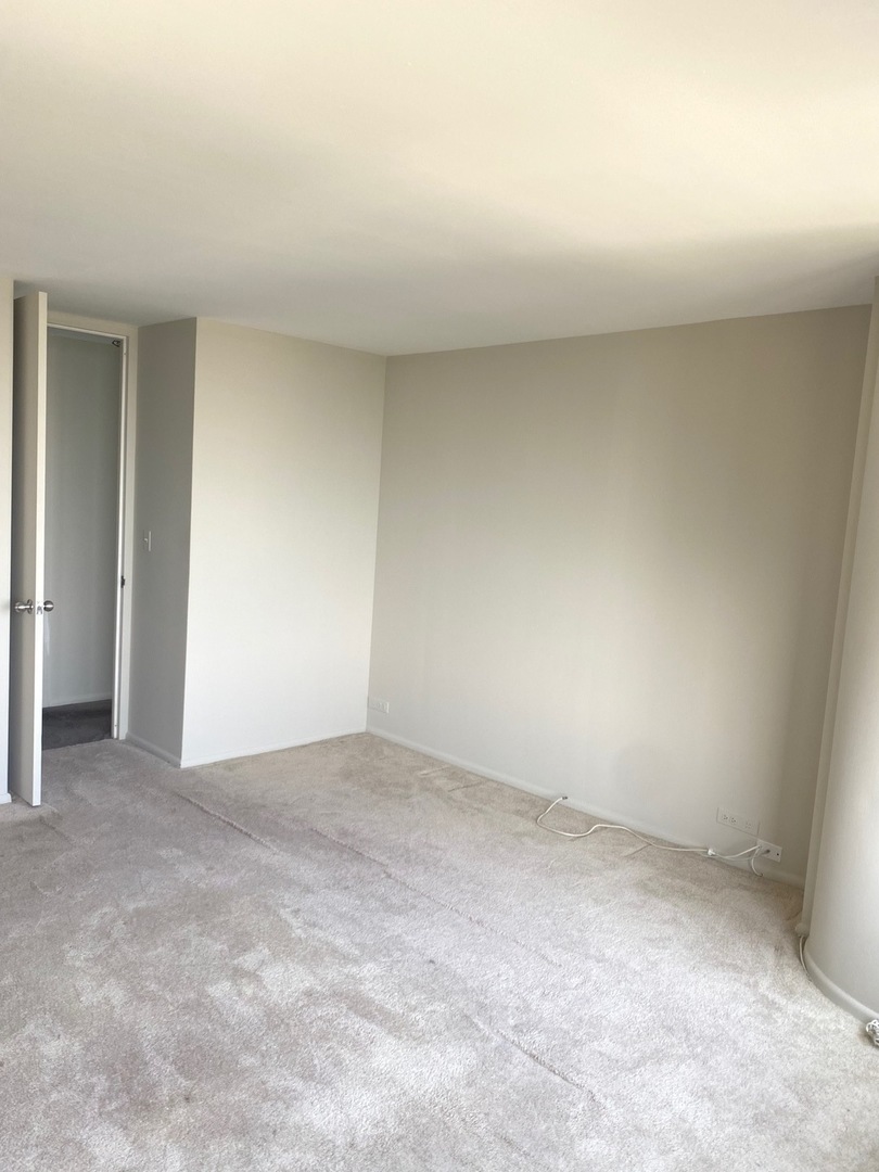 505 North Lake Shore Drive, Unit 1804 Chicago, IL 60611 - Photo 6 of 24 a view of an empty room