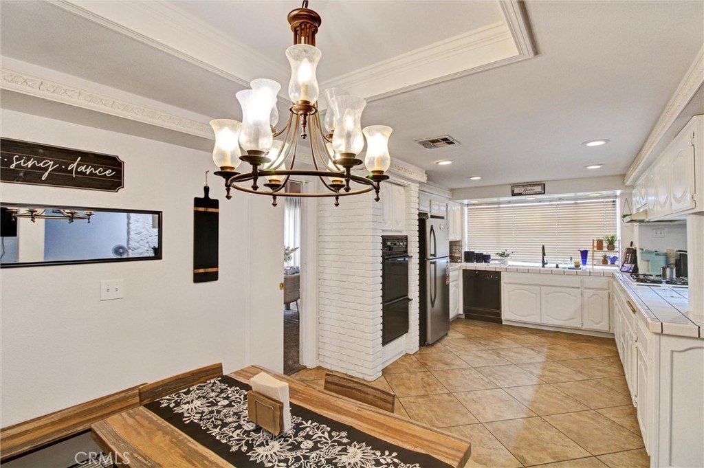 16410 Wintun Road Apple Valley, CA 92307 - Photo 13 of 69