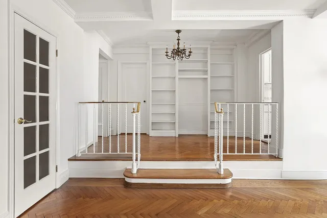 $940,000 | 336 West End Avenue, Unit 3D | Upper West Side