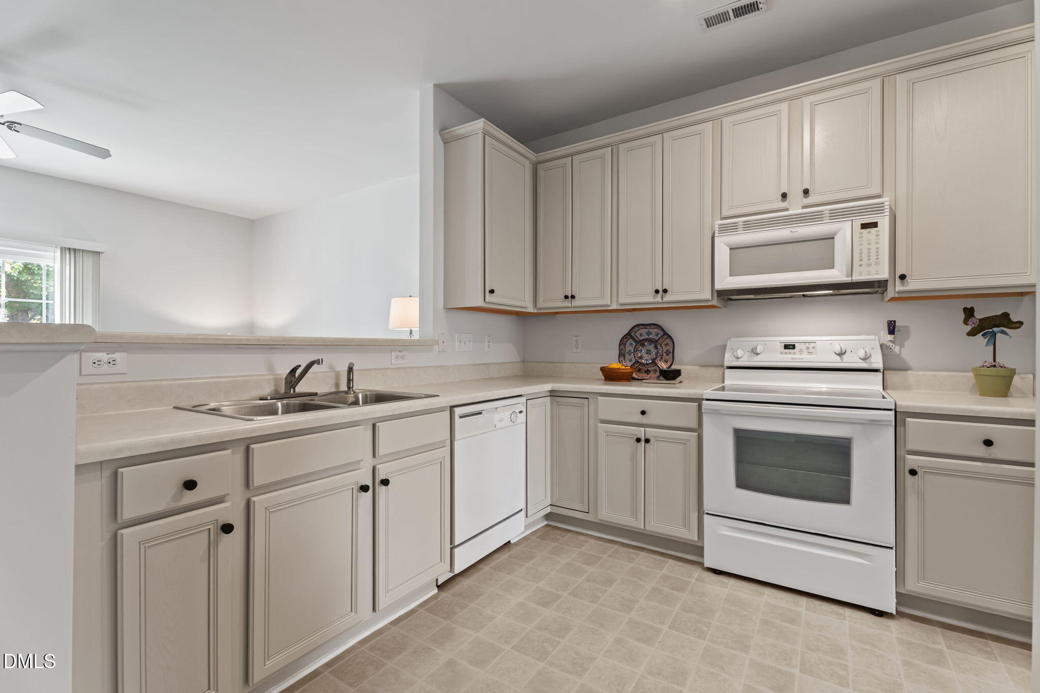 2722 Willow Pines Place Raleigh, NC 27614 - Photo 8 of 31 15-web-or-mls-DSC03455