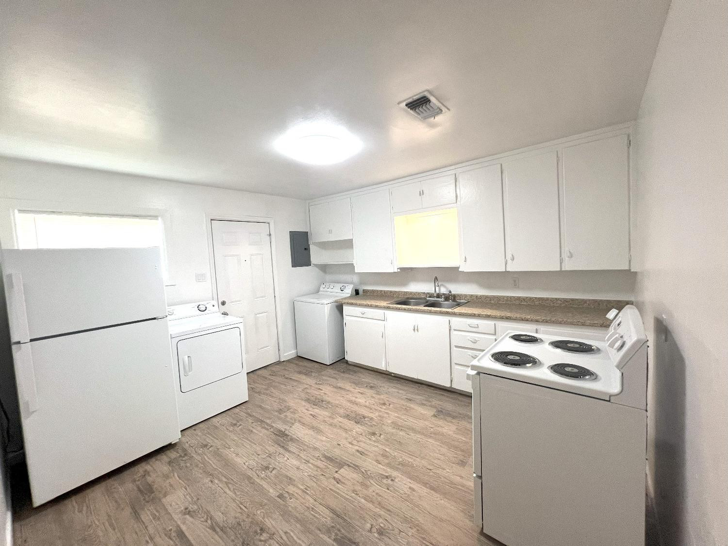 2109 35th Street, Unit A Lubbock, TX 79412 - Photo 12 of 14 Photo 12