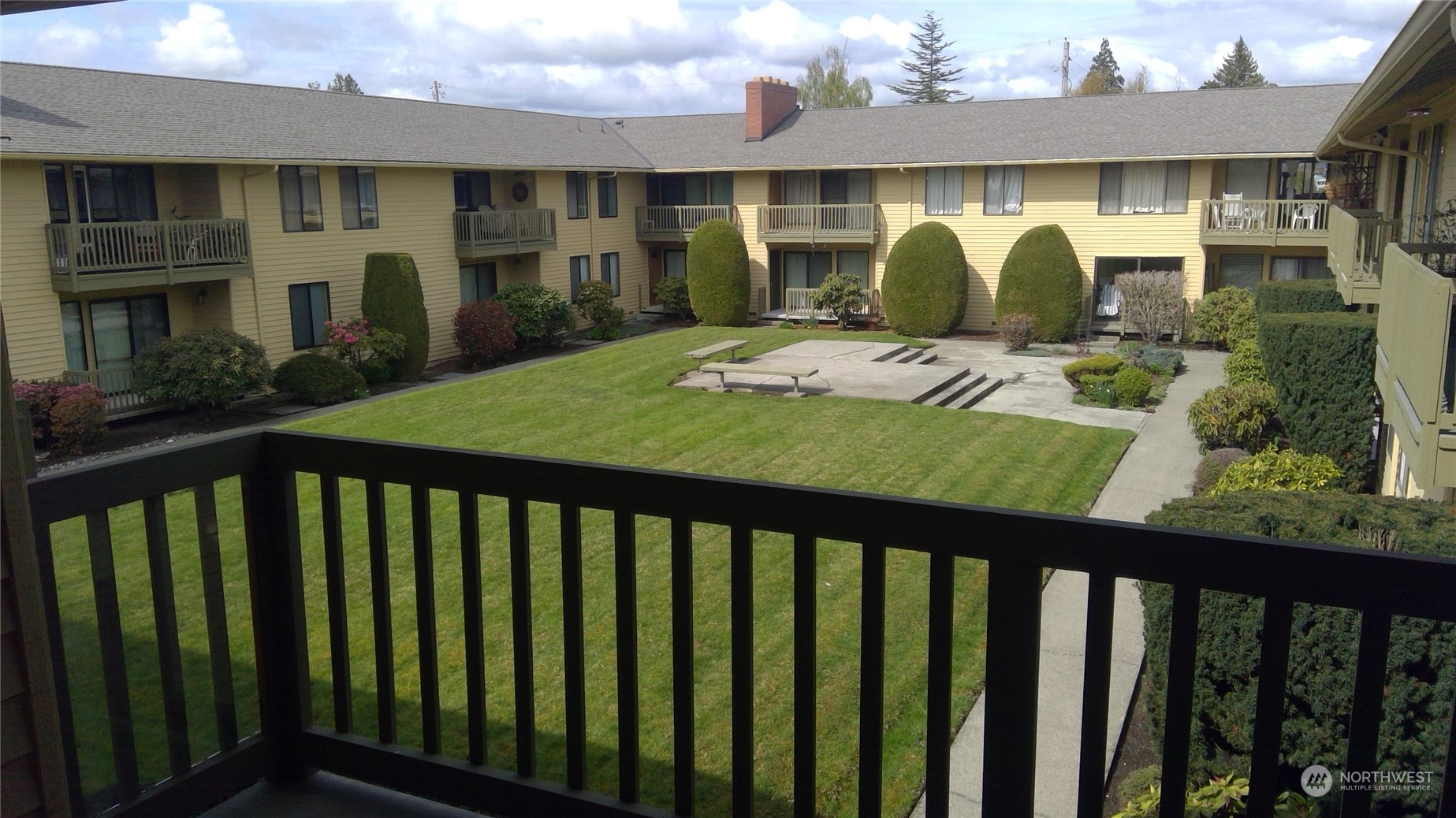 310 South 11th Street, Unit 202 Mount Vernon, WA 98274 - Photo 1 of 27