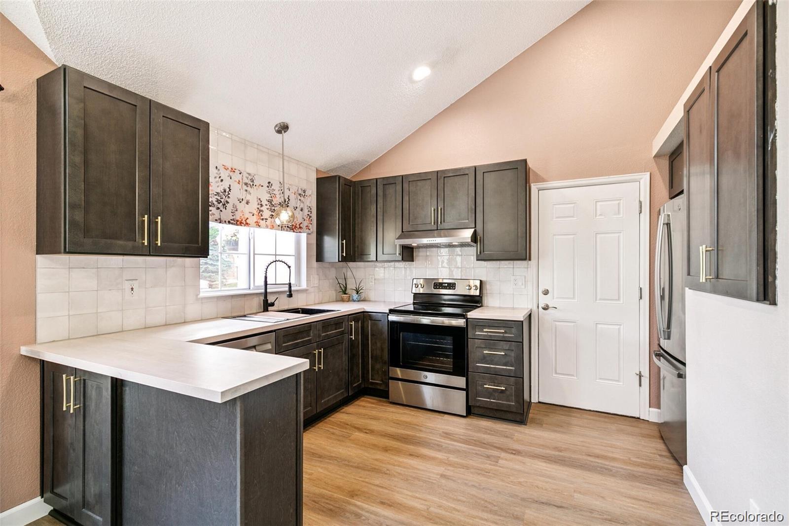 3612 West Rosewalk Circle Highlands Ranch, CO 80129 - Photo 7 of 32