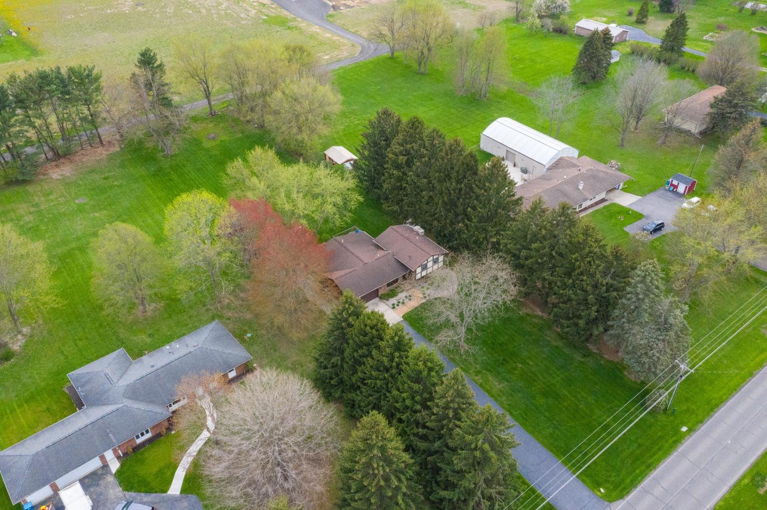 94 East Division Road Valparaiso, IN 46383 - Photo 2 of 32 1500x999