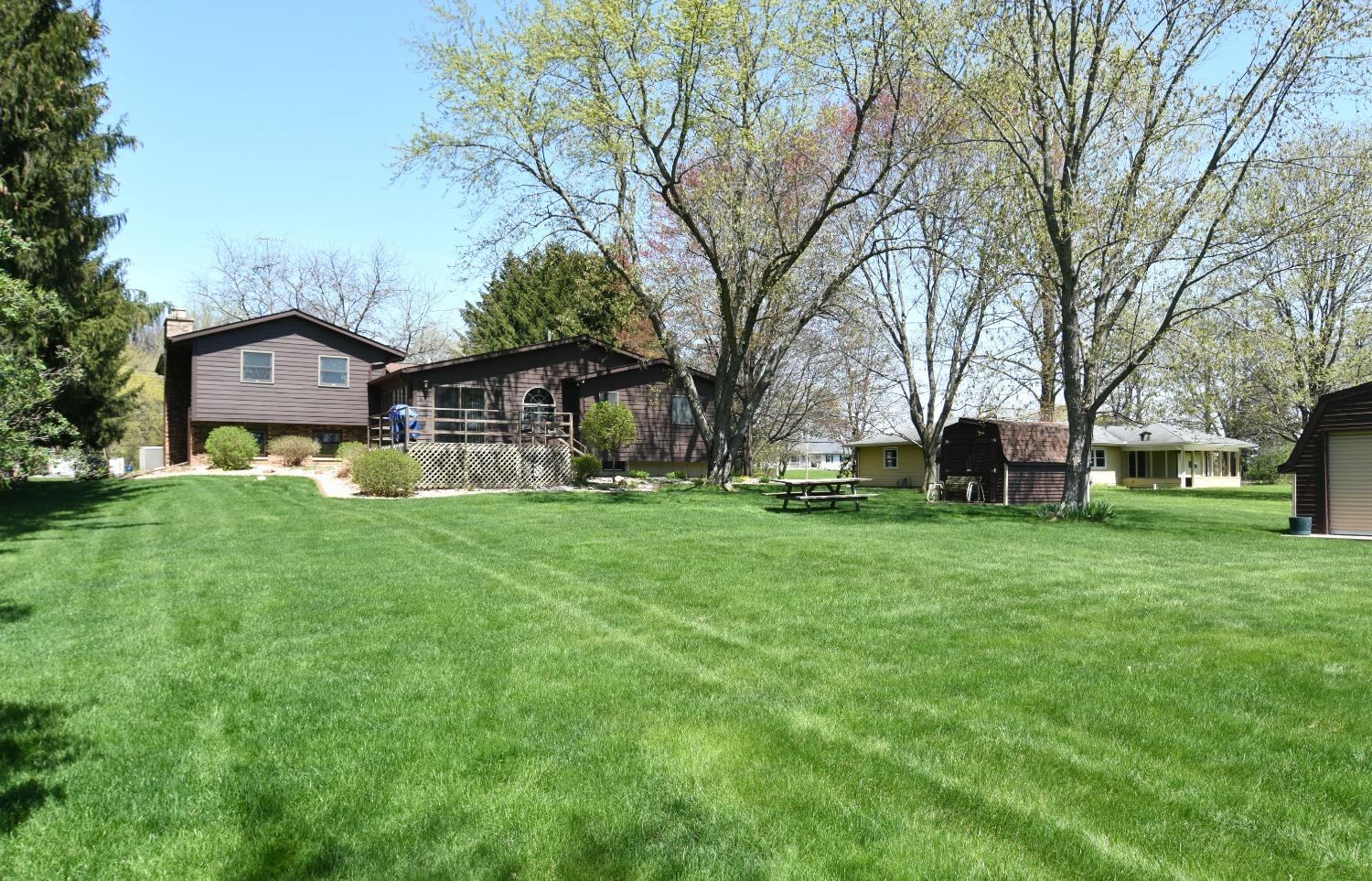 94 East Division Road Valparaiso, IN 46383 - Photo 3 of 32 1500x963
