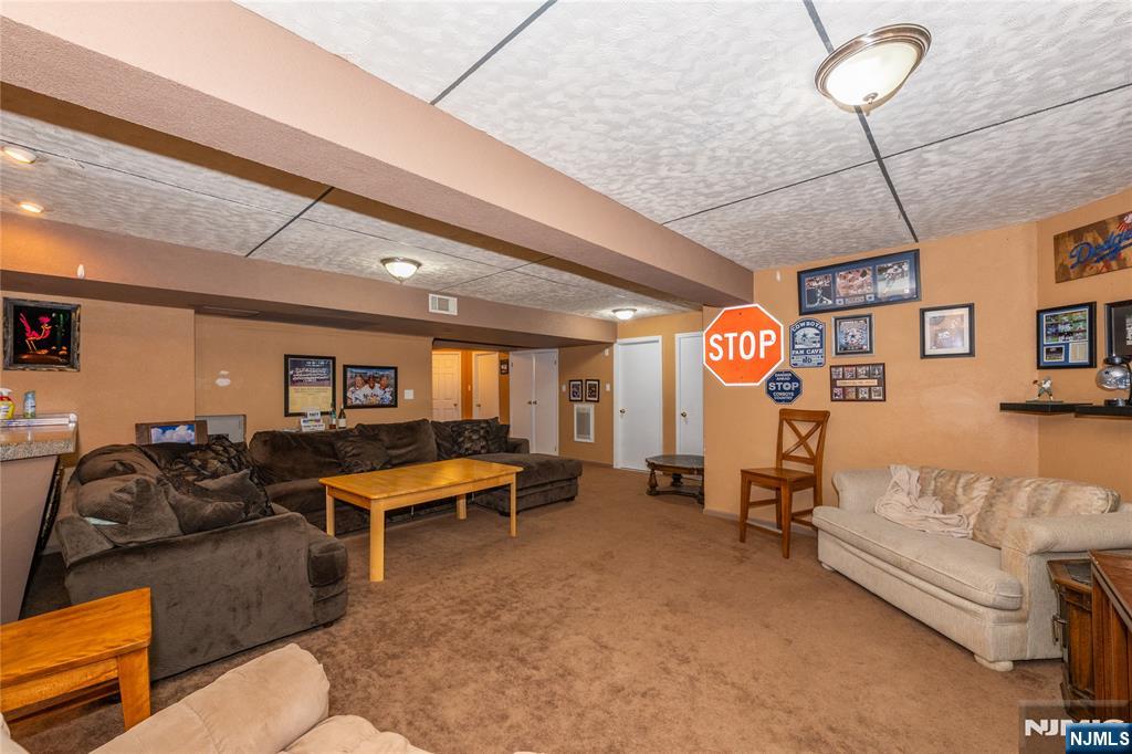 35 Turnberry Road Little Falls, NJ 07424 - Photo 34 of 41