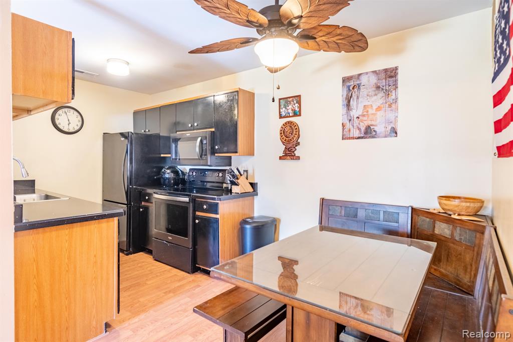 24056 Middlebelt Road, Unit 20 Farmington, MI 48336 - Photo 7 of 17
