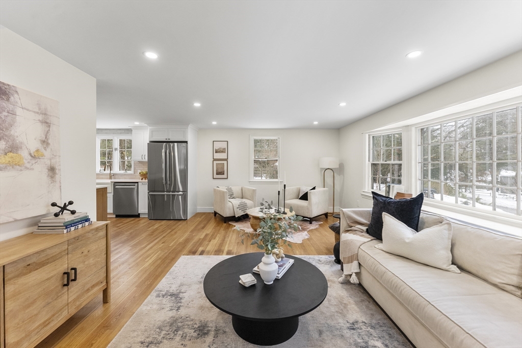 33 Oak Hill Road Wayland, MA 01778 - Photo 11 of 40 Gallery Image 11