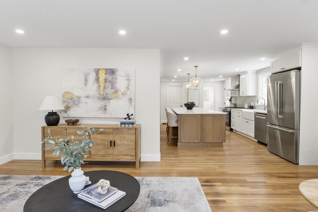 33 Oak Hill Road Wayland, MA 01778 - Photo 12 of 40 Gallery Image 12