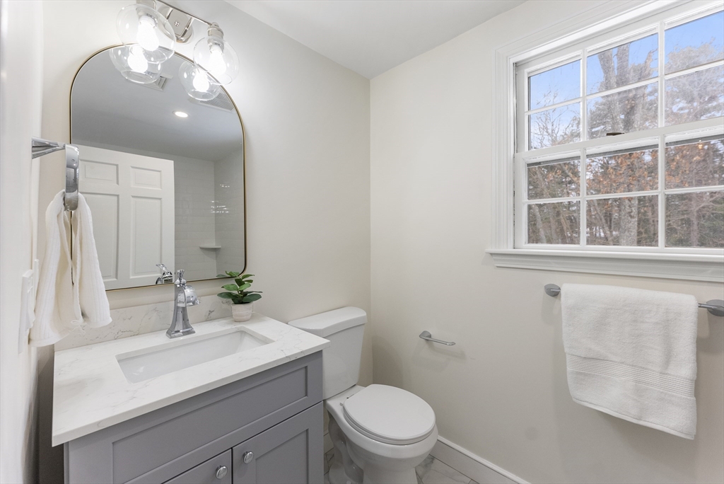33 Oak Hill Road Wayland, MA 01778 - Photo 18 of 40 Gallery Image 18