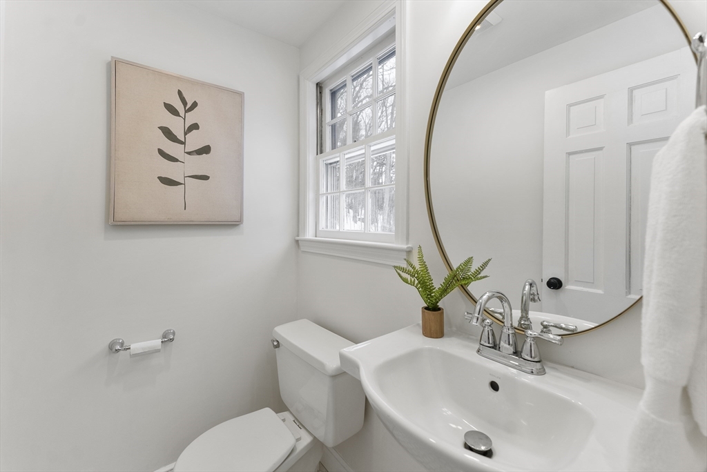 33 Oak Hill Road Wayland, MA 01778 - Photo 27 of 40 Gallery Image 27