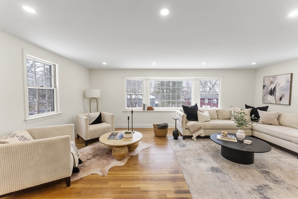 33 Oak Hill Road Wayland, MA 01778 - Photo 9 of 40 Gallery Image 9