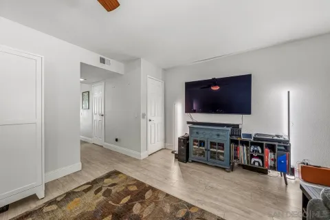 $549,900 | 5661 Lake Park Way, Unit 6, La Mesa, CA 91942
