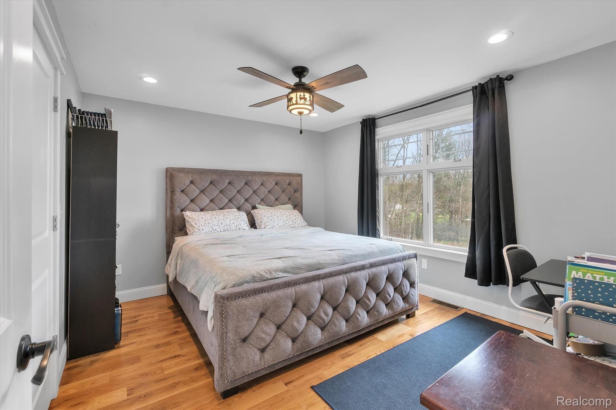 43540 Dunn Road Belleville, MI 48111 - Photo 33 of 79 2nd floor Bedroom 2