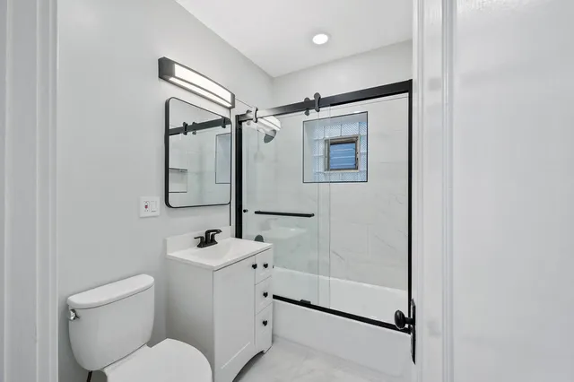 $659,000 | 5230 West Deming Place, Chicago, IL 60639