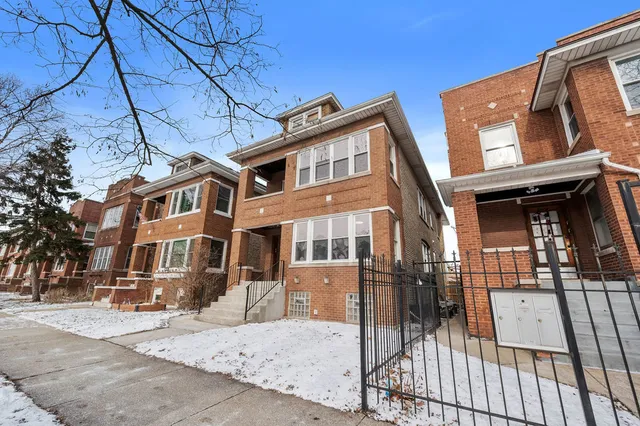 $659,000 | 5230 West Deming Place, Chicago, IL 60639