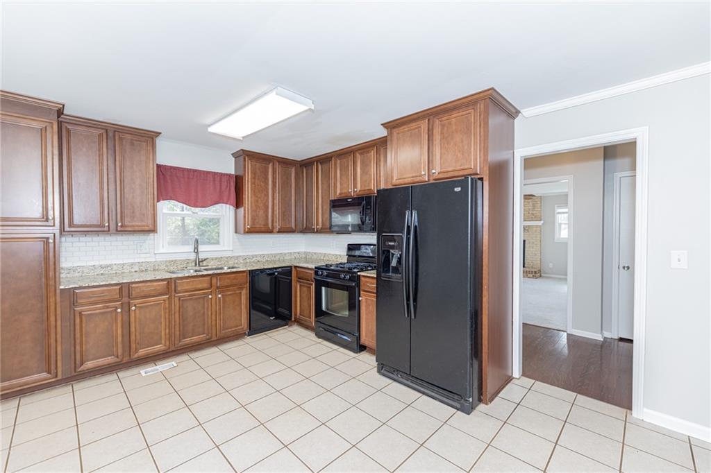 1231 Sanden Ferry Drive Decatur, GA 30033 - Photo 12 of 30