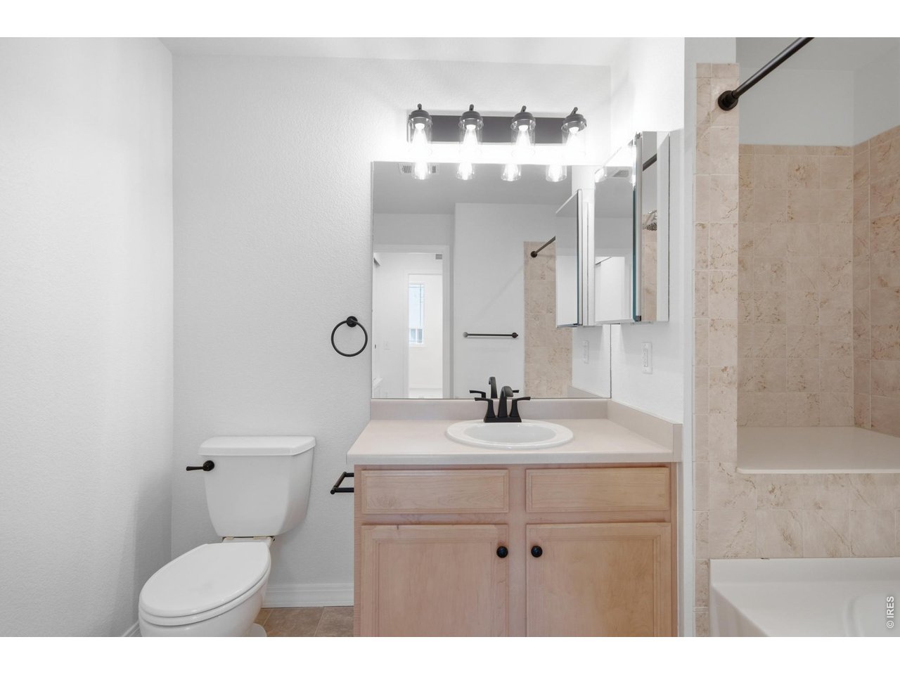 2133 Krisron Road, Unit 203 Fort Collins, CO 80525 - Photo 19 of 34 Shared Full Bathroom