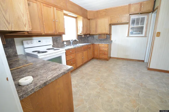 $142,500 | 2142 West C Street, Torrington, WY 82240