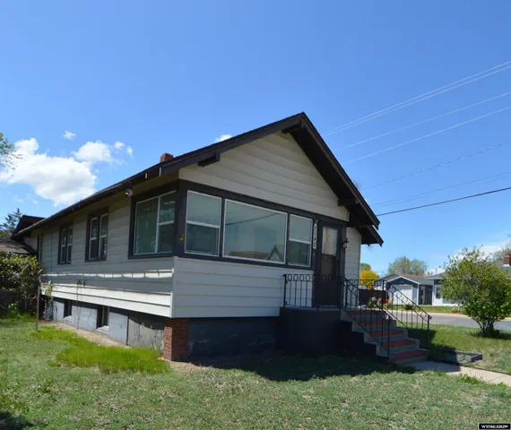 $142,500 | 2142 West C Street, Torrington, WY 82240