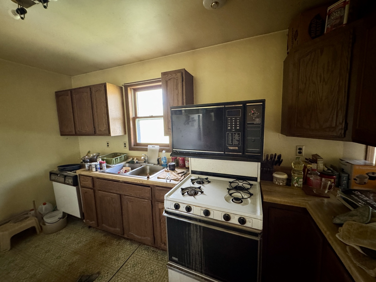 1079 Brewster Road Amboy, IL 61310 - Photo 12 of 28 Gallery Image 12