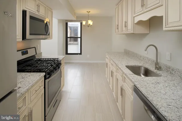 $185,000 | 138 Duvall Lane, Unit 301, Gaithersburg, MD 20877