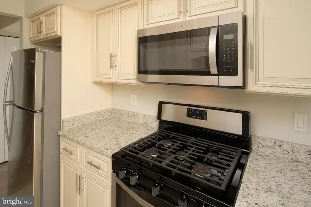 $185,000 | 138 Duvall Lane, Unit 301, Gaithersburg, MD 20877