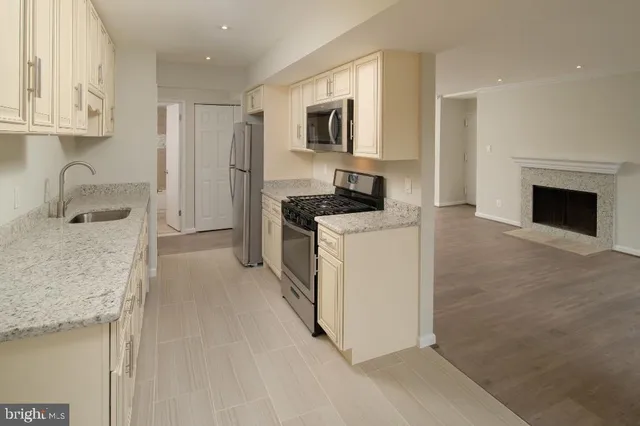 $185,000 | 138 Duvall Lane, Unit 301, Gaithersburg, MD 20877