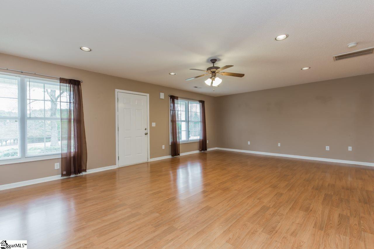 326 Gibbs Road Wellford, SC 29385 - Photo 8 of 31 Gallery Image 8