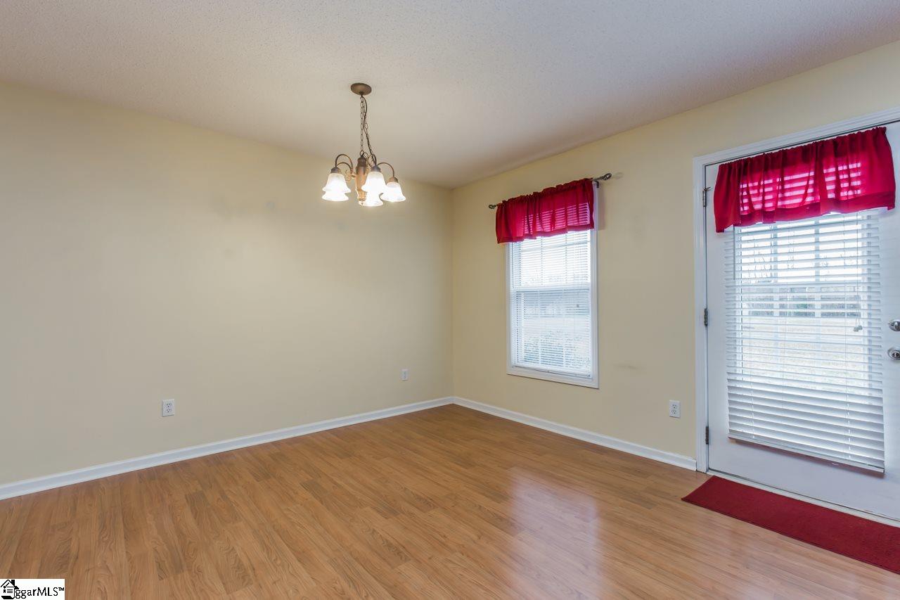 326 Gibbs Road Wellford, SC 29385 - Photo 10 of 31 Gallery Image 10